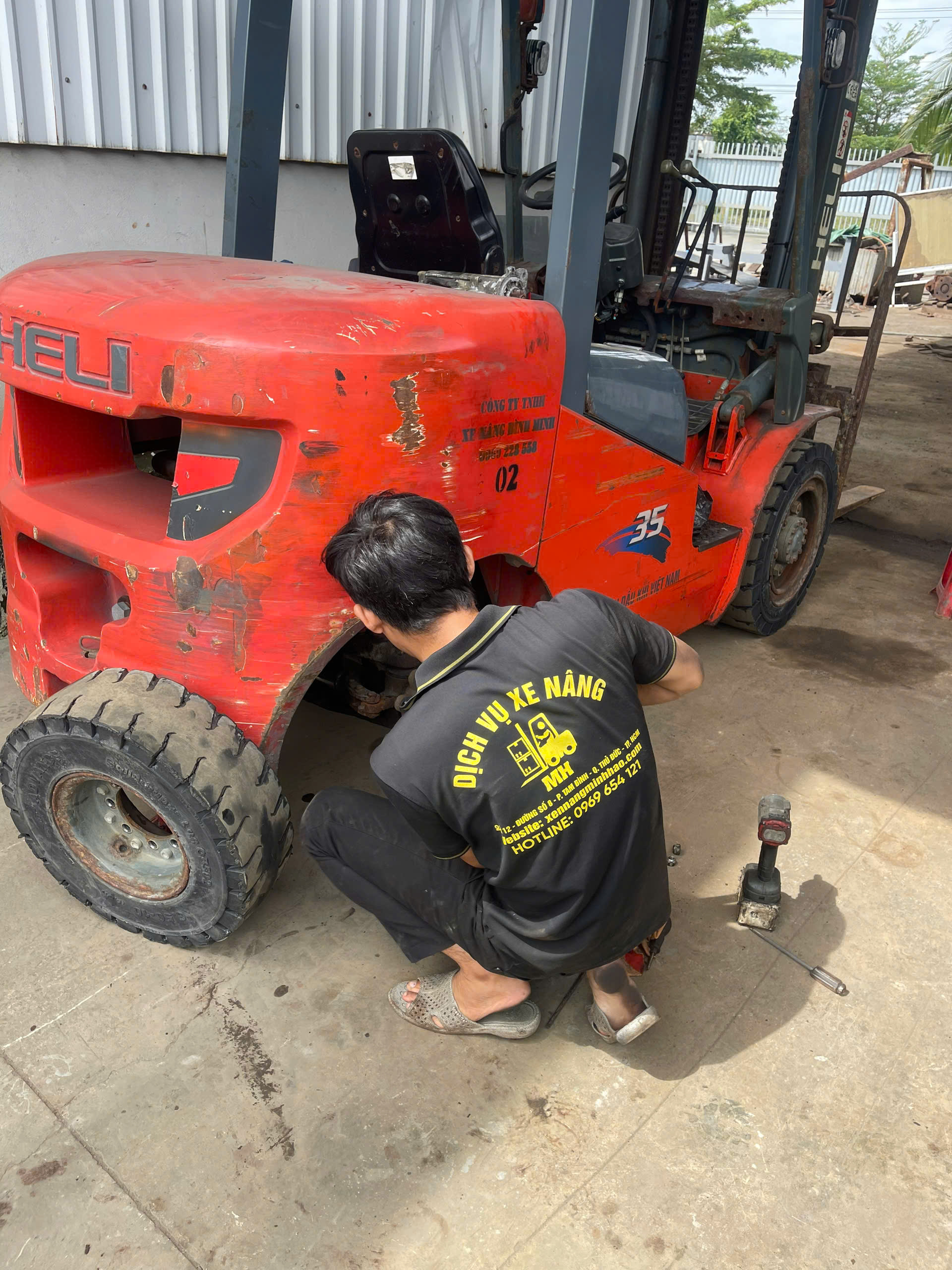 Sửa chữa xe nâng tại TP.HCM – XE NÂNG MH chuyên nghiệp