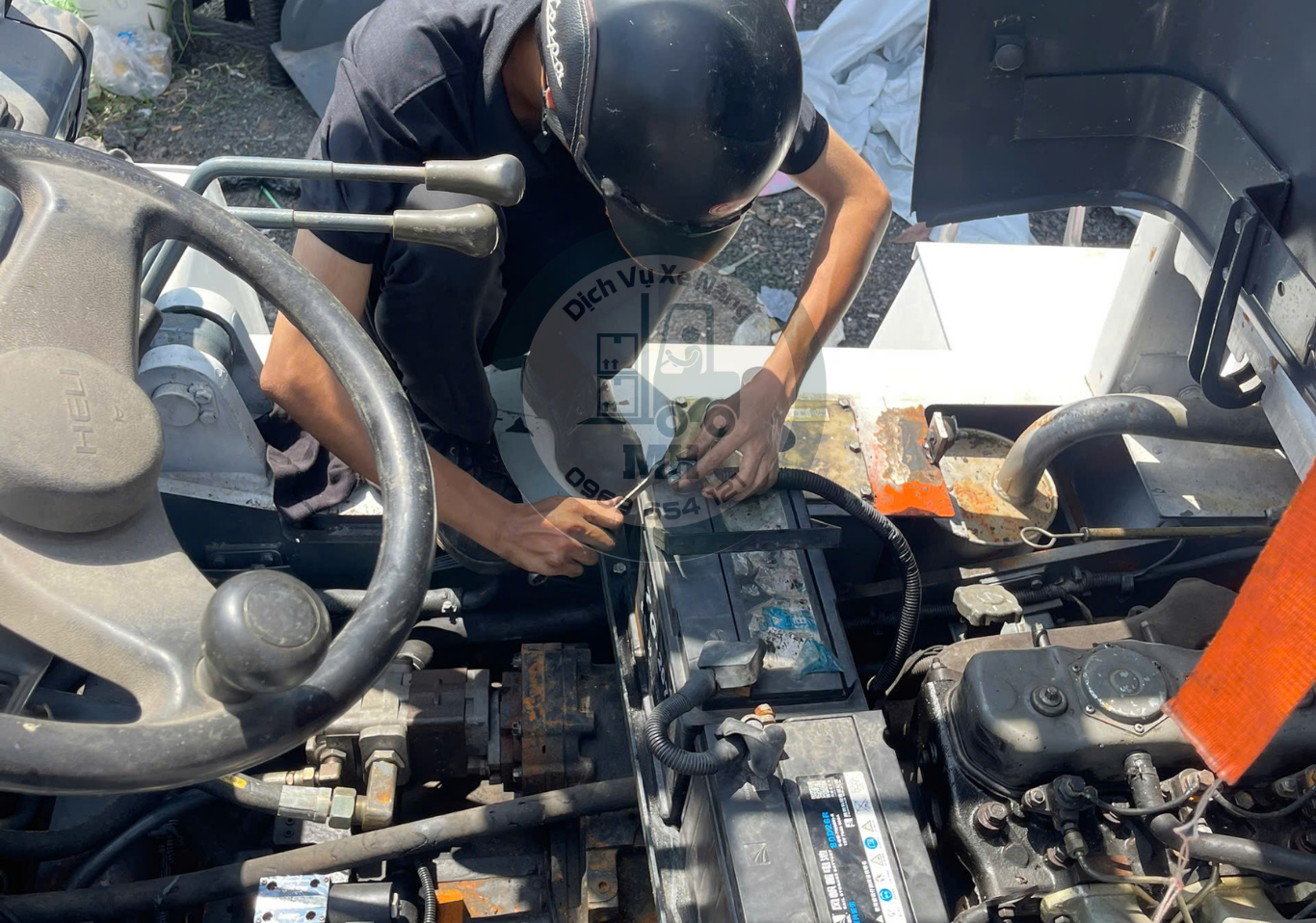 kiểm tra động cơ xe nâng định kỳ