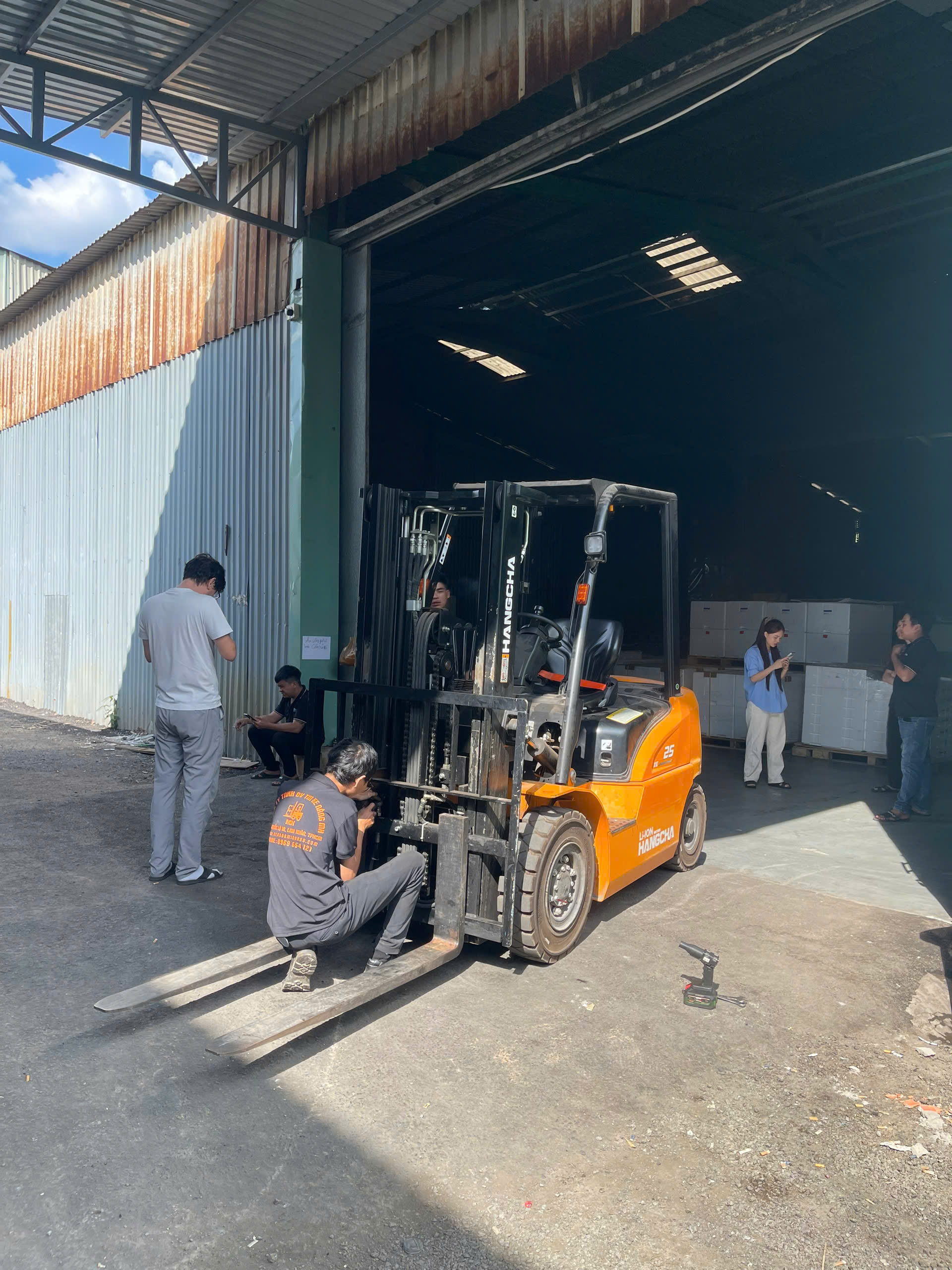 sua he thong thuy luc xe nang